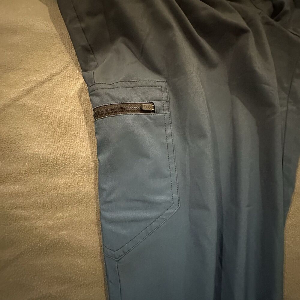 Figs Zamora Freex Lined Jogger Scrubs Womens M Ombre Blue Technical Pants - Picture 8 of 16